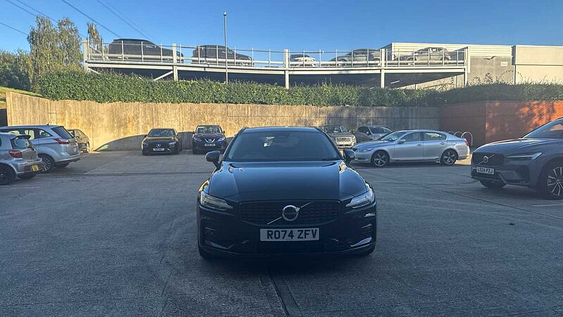 Volvo V60 Plus, B4 Mild hybrid, Petrol, Dark (Tints, Leather, NEW 2025 Model)