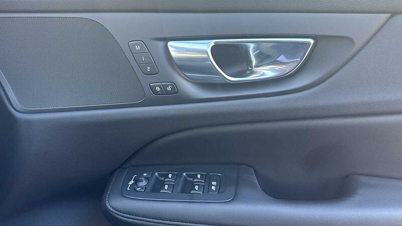 Volvo V60 Plus, B4 Mild hybrid, Petrol, Dark (Tints, Leather, NEW 2025 Model)