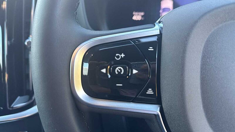 Volvo V60 Plus, B4 Mild hybrid, Petrol, Dark (Tints, Leather, NEW 2025 Model)