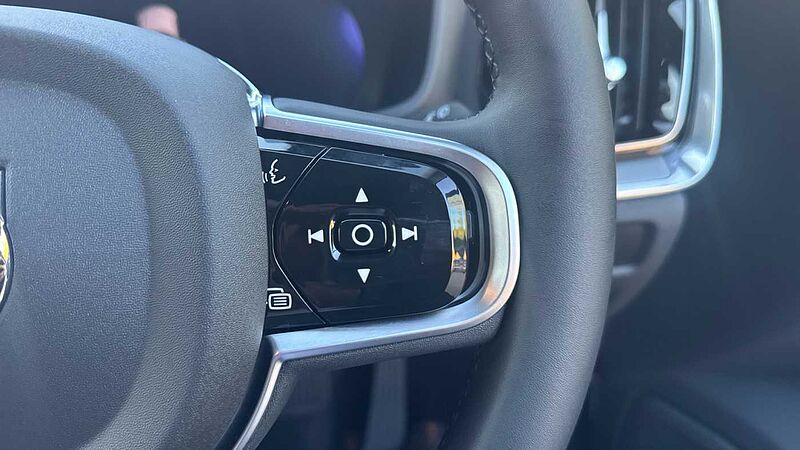 Volvo V60 Plus, B4 Mild hybrid, Petrol, Dark (Tints, Leather, NEW 2025 Model)