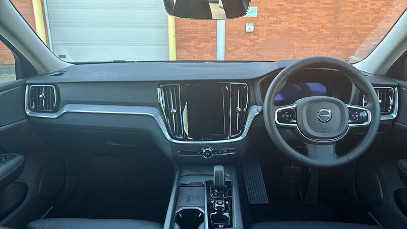Volvo V60 Plus, B4 Mild hybrid, Petrol, Dark (Tints, Leather, NEW 2025 Model)