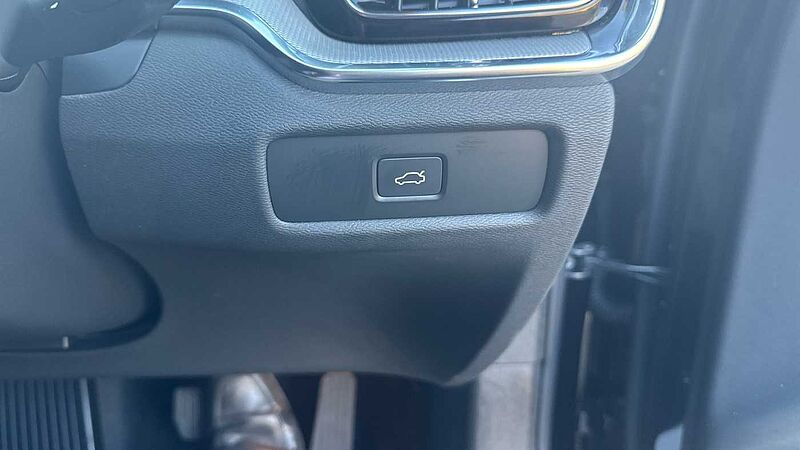 Volvo V60 Plus, B4 Mild hybrid, Petrol, Dark (Tints, Leather, NEW 2025 Model)