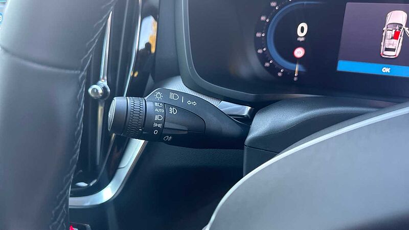 Volvo V60 Plus, B4 Mild hybrid, Petrol, Dark (Tints, Leather, NEW 2025 Model)