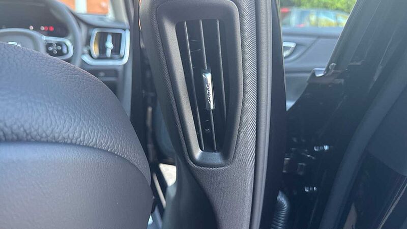 Volvo V60 Plus, B4 Mild hybrid, Petrol, Dark (Tints, Leather, NEW 2025 Model)