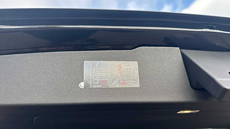 Volvo V60 Plus, B4 Mild hybrid, Petrol, Dark (Tints, Leather, NEW 2025 Model)