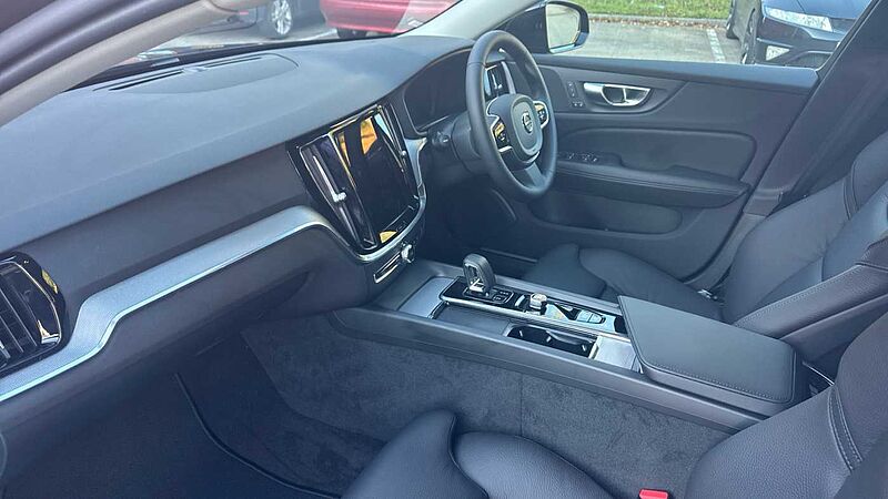 Volvo V60 Plus, B4 Mild hybrid, Petrol, Dark (Tints, Leather, NEW 2025 Model)