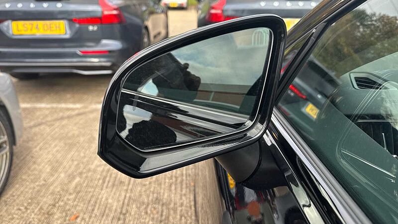 Volvo V60 Plus, B4 Mild hybrid, Petrol, Dark (Tints, Leather, NEW 2025 Model)