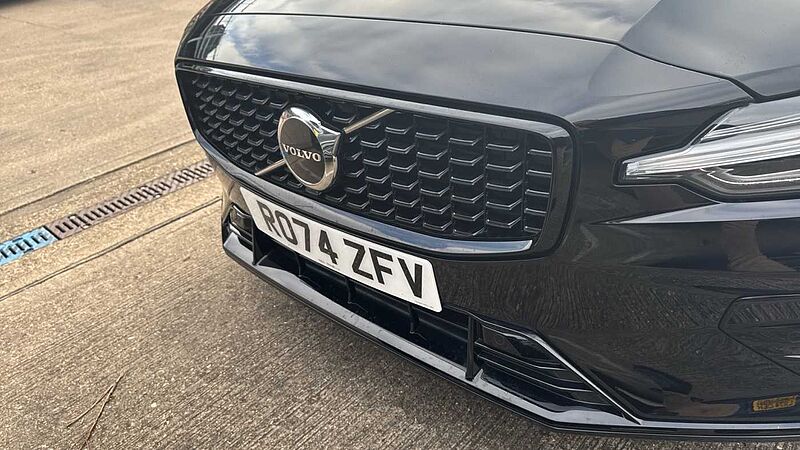 Volvo V60 Plus, B4 Mild hybrid, Petrol, Dark (Tints, Leather, NEW 2025 Model)