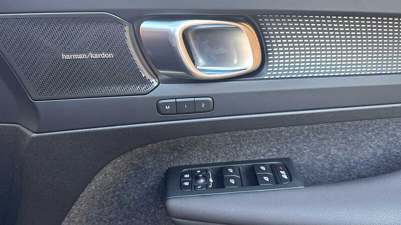 Volvo XC40 Black Edition Ultra, B4 Mild hybrid, Petrol