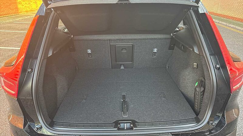 Volvo XC40 Black Edition Ultra, B4 Mild hybrid, Petrol