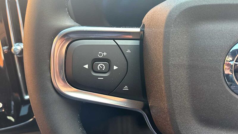 Volvo XC40 Black Edition Ultra, B4 Mild hybrid, Petrol