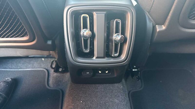 Volvo XC40 Black Edition Ultra, B4 Mild hybrid, Petrol