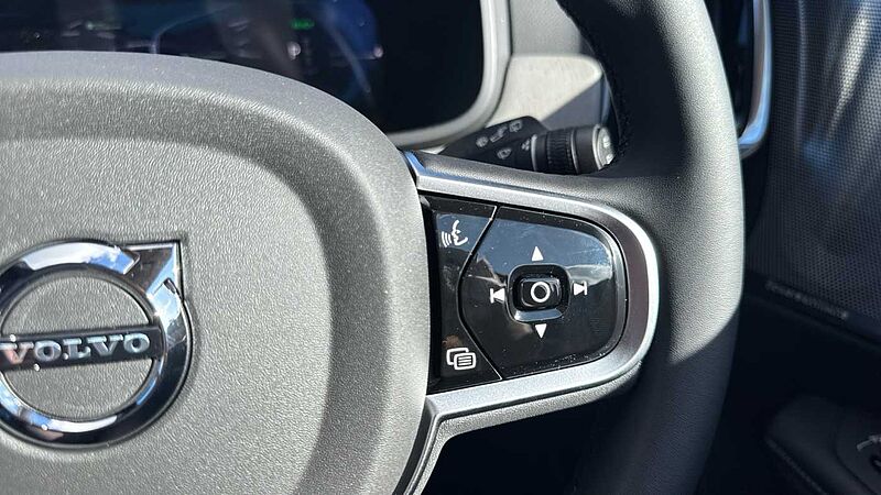 Volvo V90 Ultra, T8 AWD Plug-in hybrid, Electric/Petrol, Dark