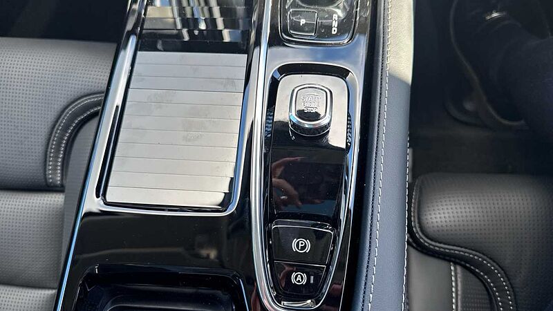 Volvo V90 Ultra, T8 AWD Plug-in hybrid, Electric/Petrol, Dark