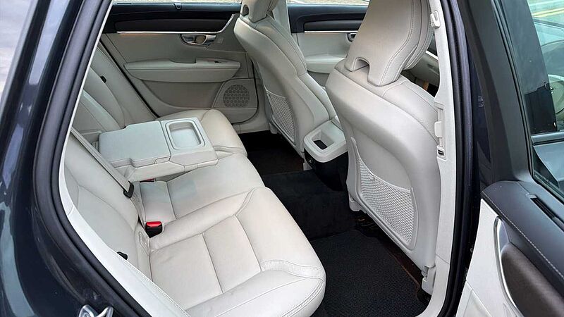 Volvo V90 Cross Country T6 AWD Plus Automatic