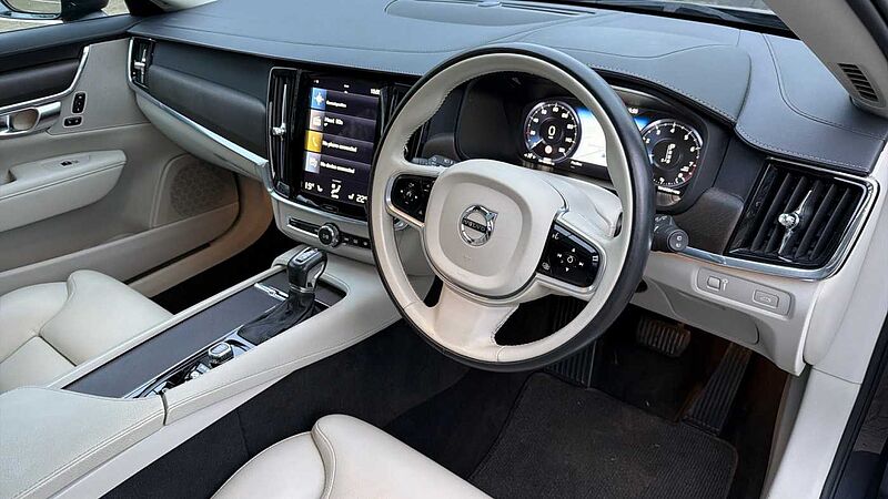 Volvo V90 Cross Country T6 AWD Plus Automatic