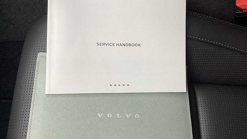 Volvo XC60 Black Edition Ultra, T8 AWD Plug-in hybrid, Electric/Petrol