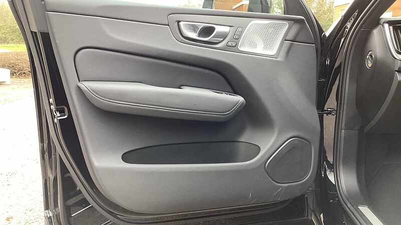 Volvo XC60 Black Edition Ultra, T8 AWD Plug-in hybrid, Electric/Petrol