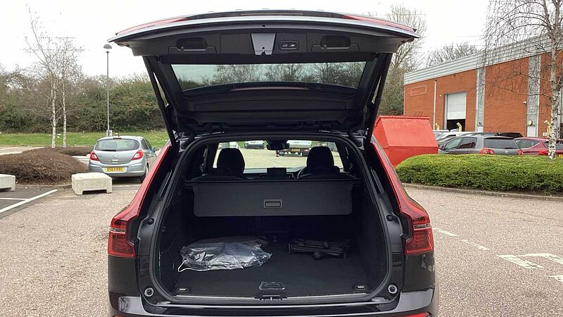 Volvo XC60 Black Edition Ultra, T8 AWD Plug-in hybrid, Electric/Petrol