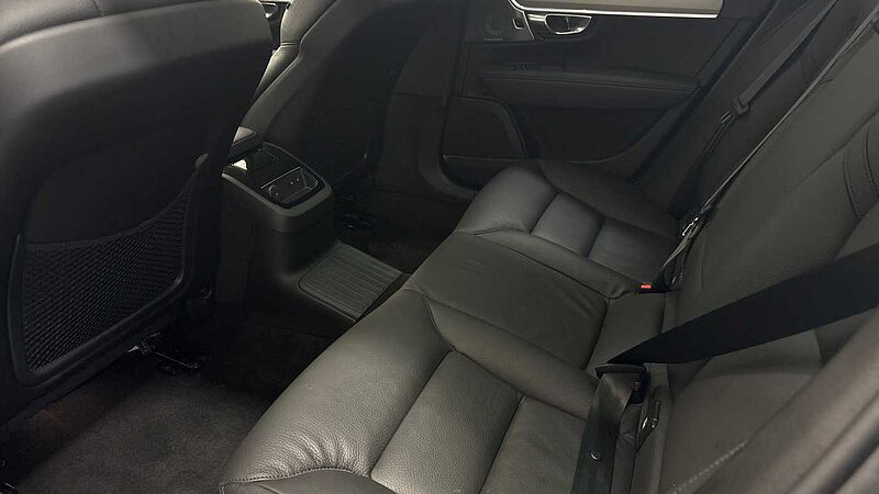 Volvo V90 Ultra, T8 AWD Plug-in hybrid, Electric/Petrol, Dark