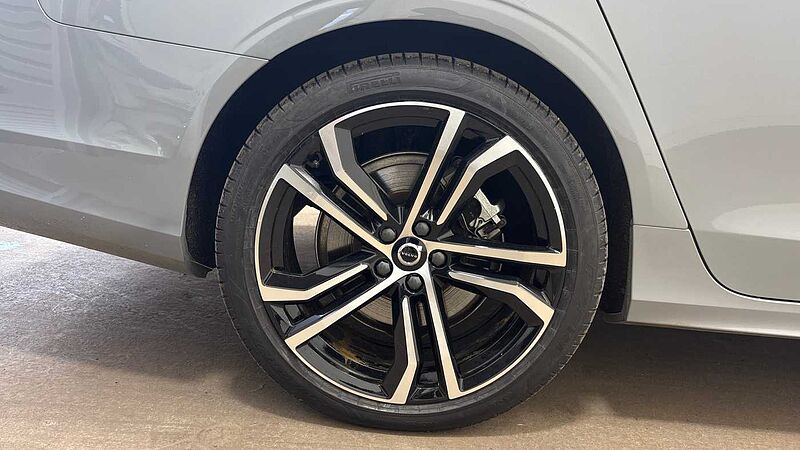 Volvo V90 Ultra, T8 AWD Plug-in hybrid, Electric/Petrol, Dark