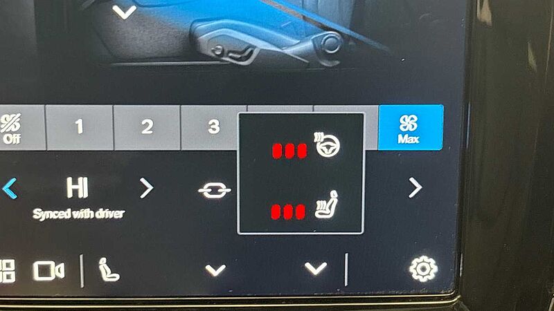 Volvo V90 Ultra, T8 AWD Plug-in hybrid, Electric/Petrol, Dark