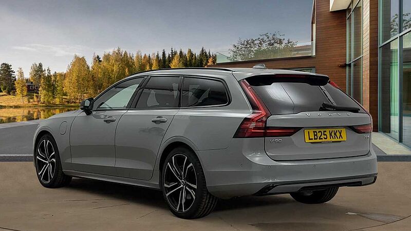 Volvo V90 Ultra, T8 AWD Plug-in hybrid, Electric/Petrol, Dark