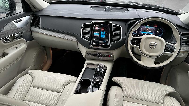 Volvo XC90 Recharge Ultimate, T8 AWD Plug-in hybrid, Electric/Petrol, Dark (GOOGLE)