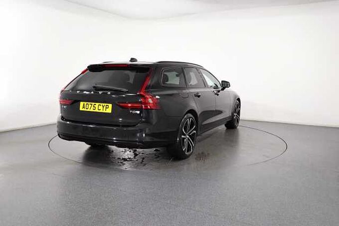 Volvo V90 Ultra, T8 AWD Plug-in hybrid, Electric/Petrol, Dark