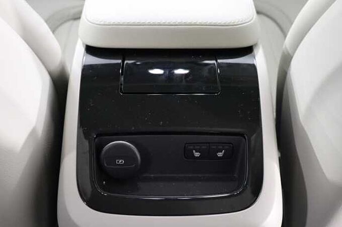 Volvo V90 Ultra, T8 AWD Plug-in hybrid, Electric/Petrol, Dark