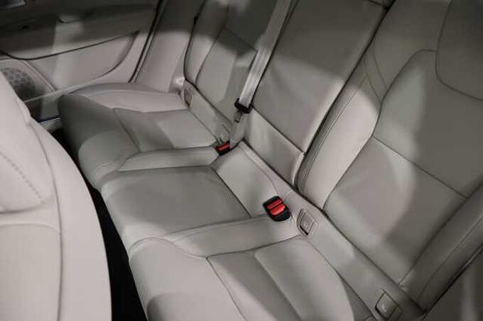 Volvo V90 Ultra, T8 AWD Plug-in hybrid, Electric/Petrol, Dark