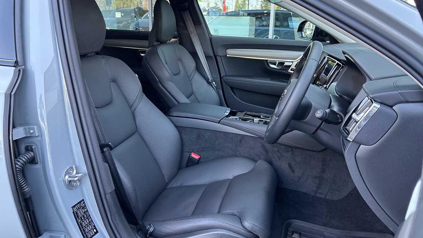 Volvo V90 Ultra, T8 AWD Plug-in hybrid, Electric/Petrol, Dark