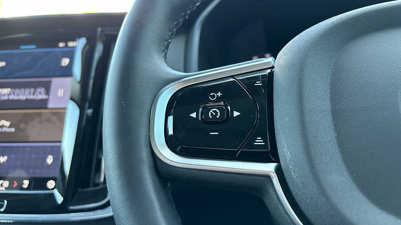 Volvo V90 Ultra, T8 AWD Plug-in hybrid, Electric/Petrol, Dark