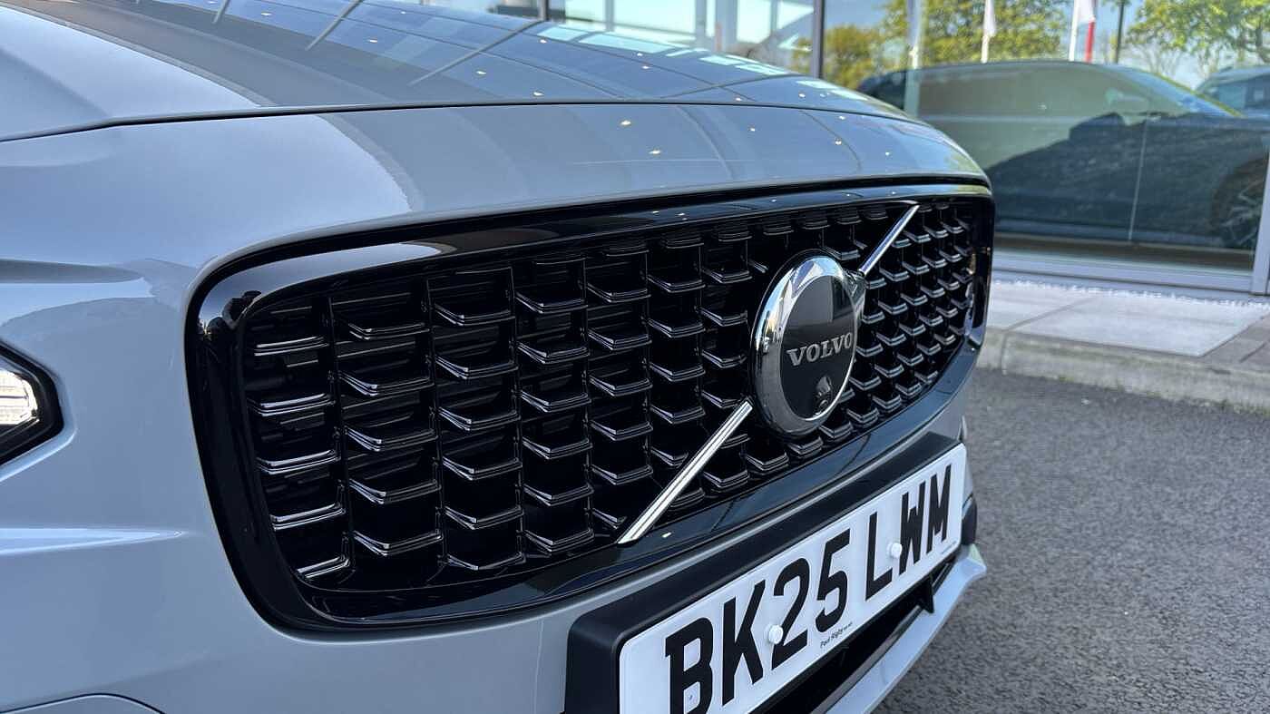 Volvo V90 Ultra, T8 AWD Plug-in hybrid, Electric/Petrol, Dark