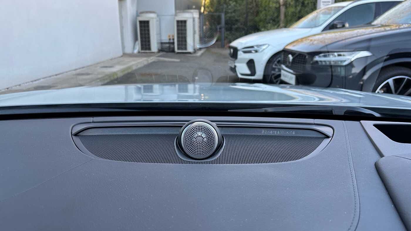 Volvo V90 Ultra, T8 AWD Plug-in hybrid, Electric/Petrol, Dark
