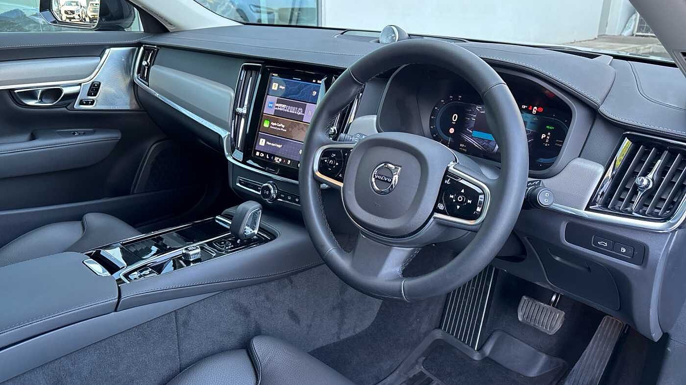 Volvo V90 Ultra, T8 AWD Plug-in hybrid, Electric/Petrol, Dark
