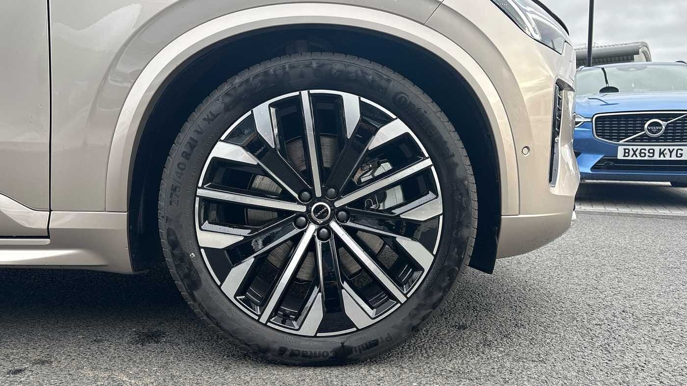 Volvo XC90 Ultra, T8 AWD Plug-in hybrid, Electric/Petrol, Dark, 7 Seats