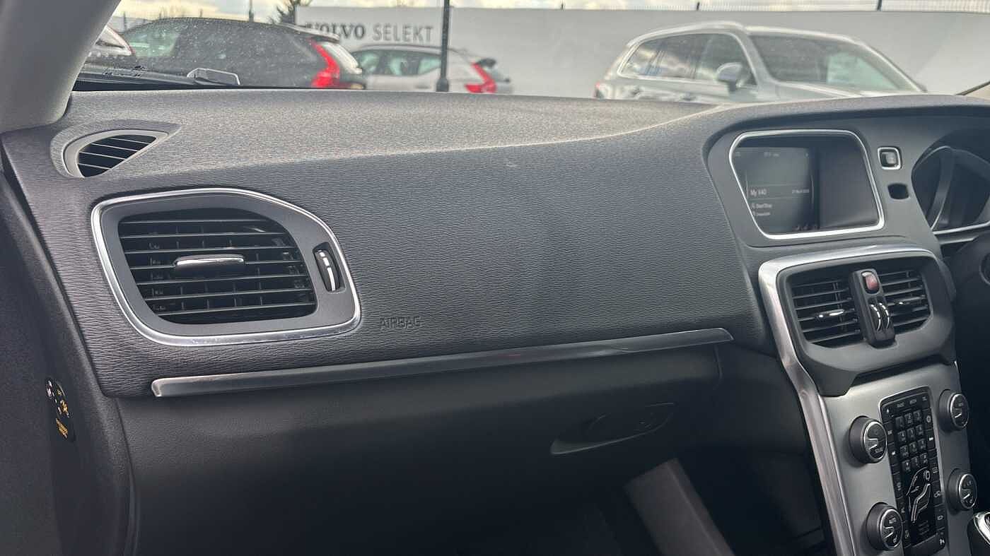 Volvo V40 T3 Inscription Automatic