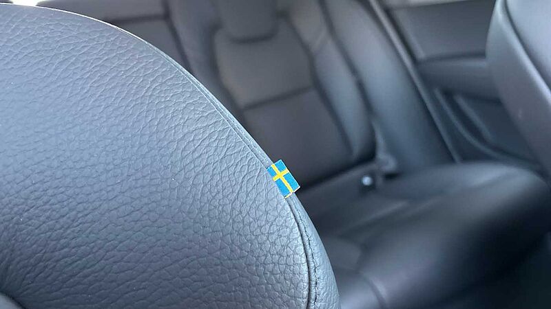 Volvo V90 Ultra, T8 AWD Plug-in hybrid, Electric/Petrol, Dark