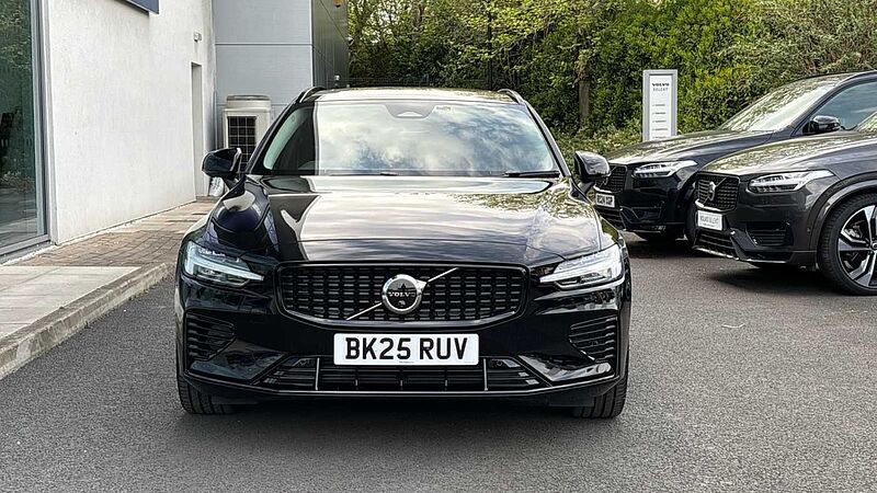 Volvo V60 Ultra, T8 AWD Plug-in hybrid, Electric/Petrol, Dark