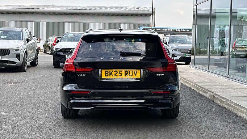 Volvo V60 Ultra, T8 AWD Plug-in hybrid, Electric/Petrol, Dark