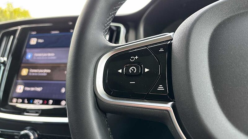 Volvo V60 Ultra, T8 AWD Plug-in hybrid, Electric/Petrol, Dark