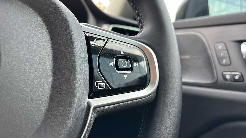 Volvo V60 Ultra, T8 AWD Plug-in hybrid, Electric/Petrol, Dark