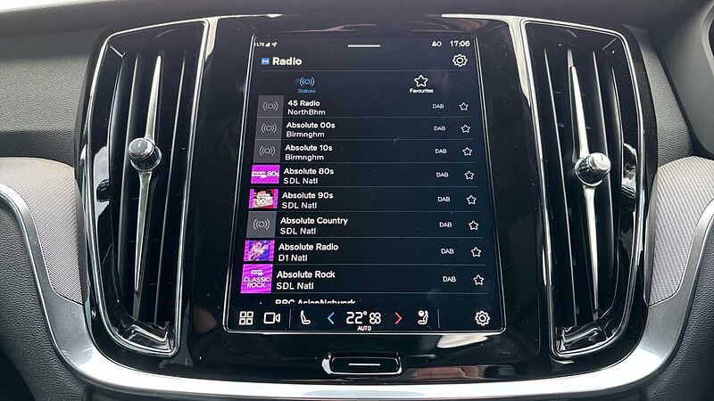 Volvo V60 Ultra, T8 AWD Plug-in hybrid, Electric/Petrol, Dark