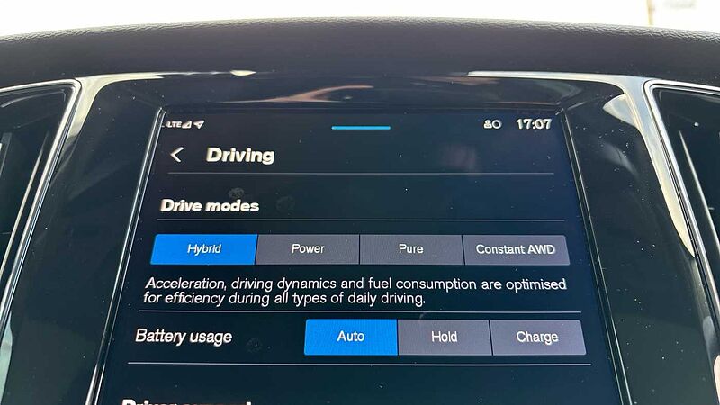 Volvo V60 Ultra, T8 AWD Plug-in hybrid, Electric/Petrol, Dark