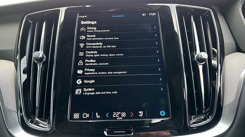 Volvo V60 Ultra, T8 AWD Plug-in hybrid, Electric/Petrol, Dark