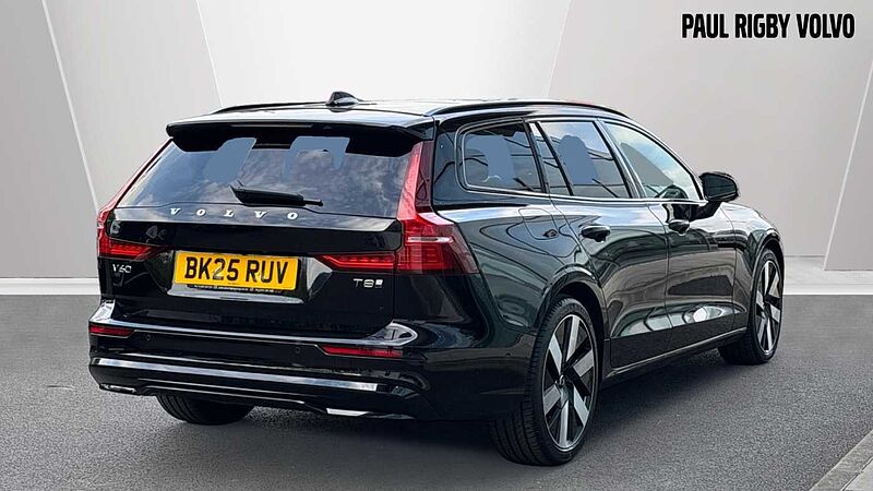 Volvo V60 Ultra, T8 AWD Plug-in hybrid, Electric/Petrol, Dark