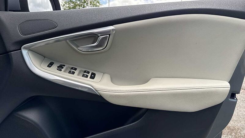 Volvo V40 T3 Inscription Automatic