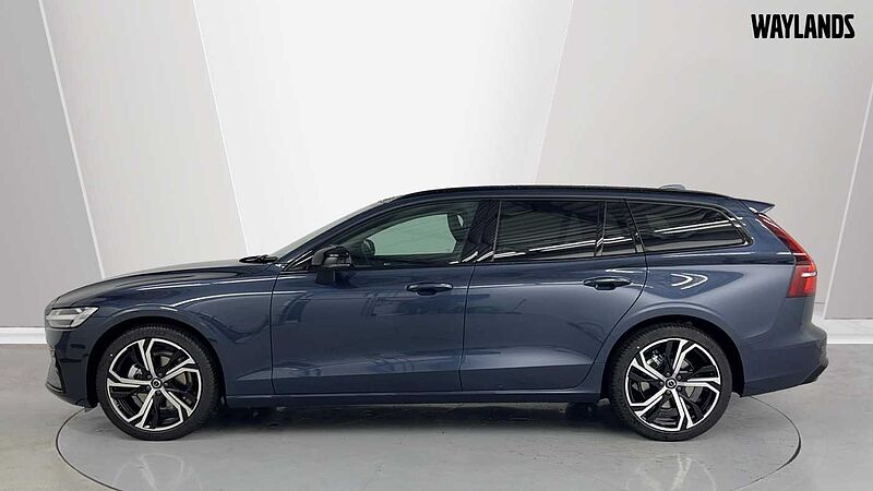 Volvo V60 Plus, B4 Mild hybrid, Petrol, Dark