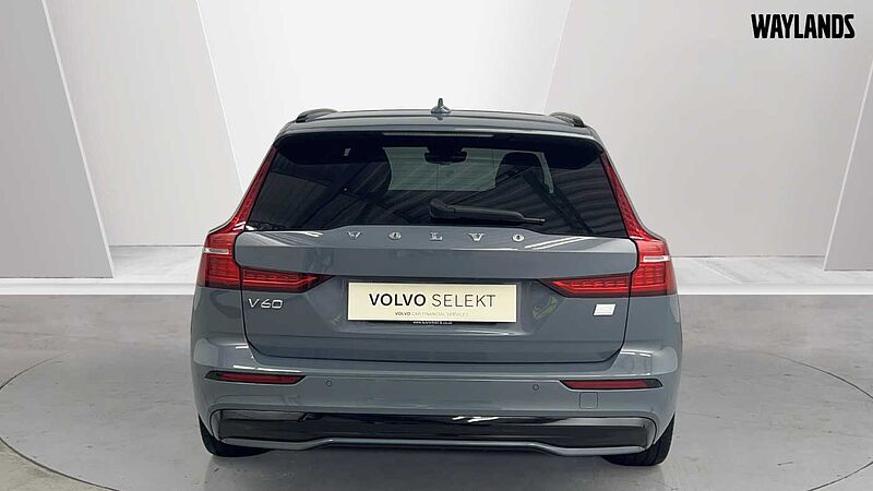 Volvo V60 Recharge Ultimate, T8 AWD plug-in hybrid, Electric/Petrol, Dark